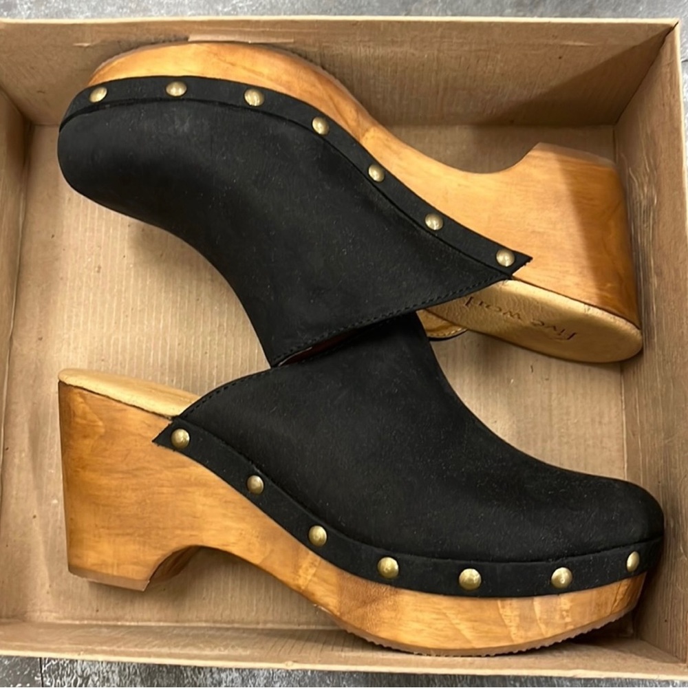 Five Worlds By Cordani Zorba Clog in Black 10 Wood Heel 4”